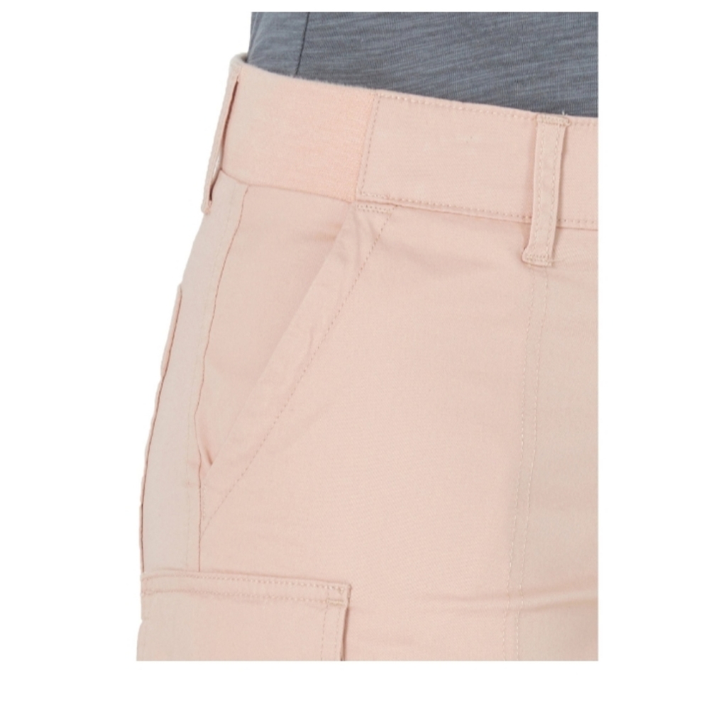 NWT Woman's Lee 5" Cargo Shorts - Picture 4 of 5